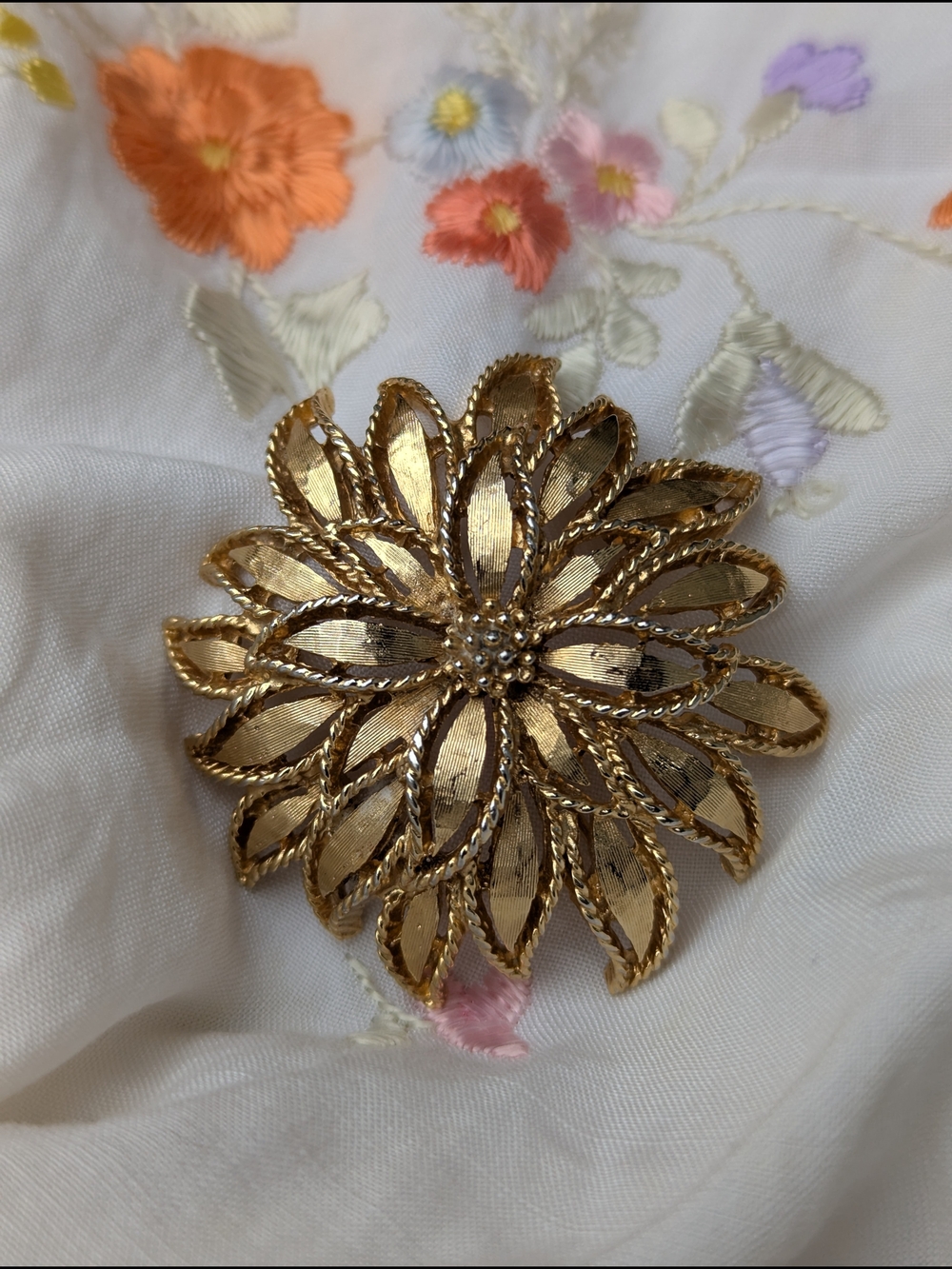 D'Orlan Vintage Floral Flower Brooch Pin Quiet Luxury Bohemian 70s Retro - Picture 5 of 14